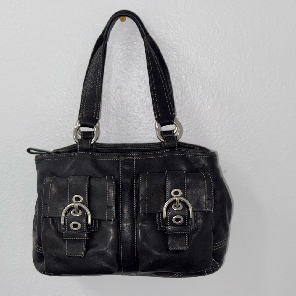 Elegant Black Leather Handbag